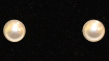 Load image into Gallery viewer, Swarovski Stud Earrings - Pearl