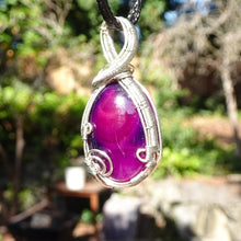Load image into Gallery viewer, Purple Agate Necklace