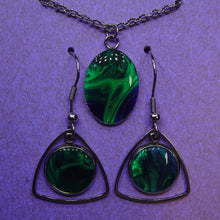 Load image into Gallery viewer, Green and Purple Glow Set - Triangle