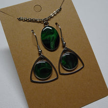 Load image into Gallery viewer, Green and Purple Glow Set - Triangle