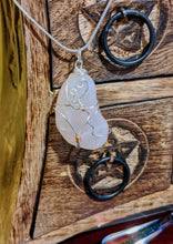 Load image into Gallery viewer, Rose Quartz Pendant Necklace