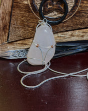 Load image into Gallery viewer, Rose Quartz Pendant Necklace