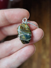 Load image into Gallery viewer, Tiger's Eye Pendant Necklace