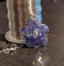 Load image into Gallery viewer, Flower Pendant Necklace