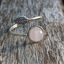 Load image into Gallery viewer, Rose Quartz Leaf Ring