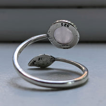 Load image into Gallery viewer, Rose Quartz Leaf Ring