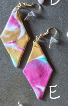 Load image into Gallery viewer, Abstract Gold Polymer Clay Earrings