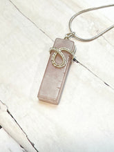 Load image into Gallery viewer, Rose Quartz Post Necklace