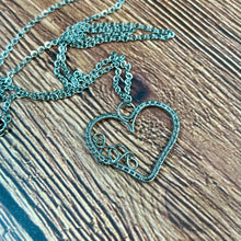 Load image into Gallery viewer, Filigree Wire Heart Necklace