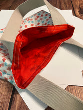 Load image into Gallery viewer, Dainty Flower Fabric Gift Tote Bag