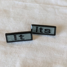 Load image into Gallery viewer, It Its Pronoun Lapel Pins Sets
