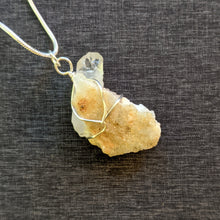 Load image into Gallery viewer, Rough Quartz Pendant Necklace
